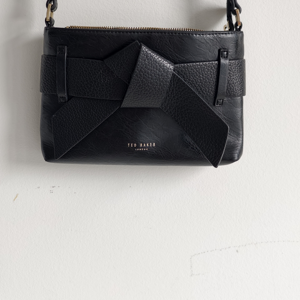 Elegant Black Crossbody Bag